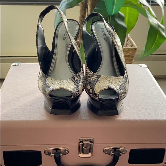 Snakeskin platform high heel,worn,runs big in size - Picture 2 of 5